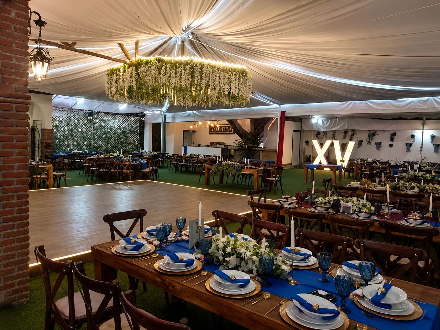 El Capulín, salón de gran formato