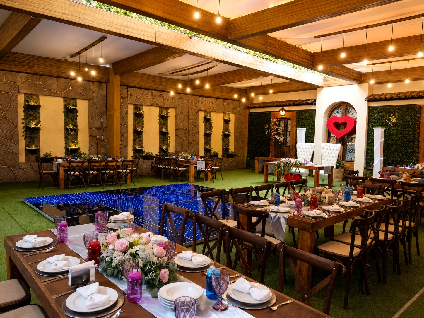 La Terraza, jardín con pista LED
